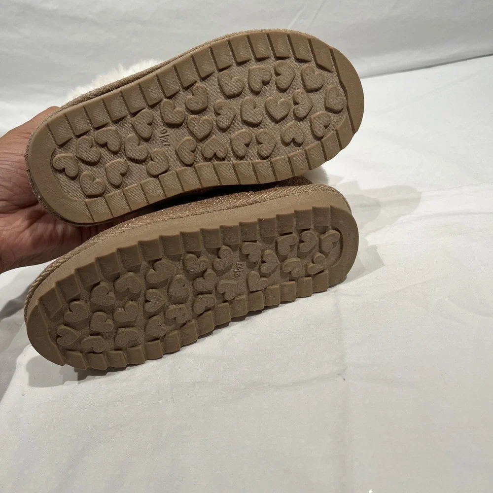 Primark girl fashion boots with fur edge, size 9‎ Tan gold Color
